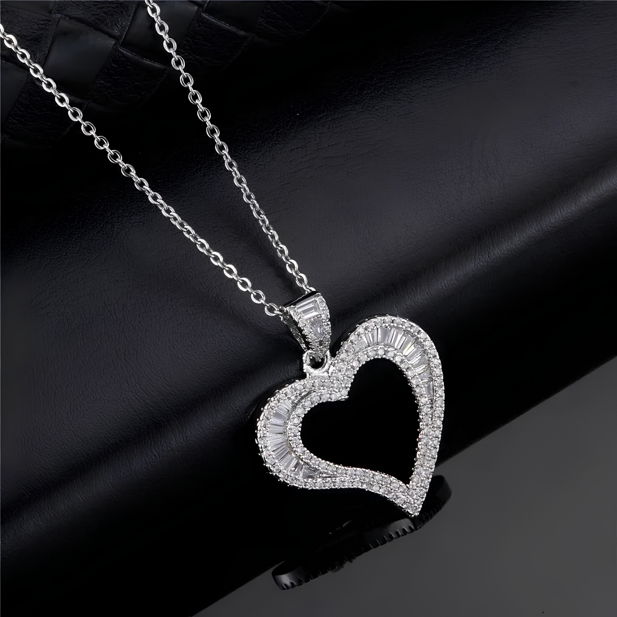 ICED OPEN HEART PENDANT - SILVER